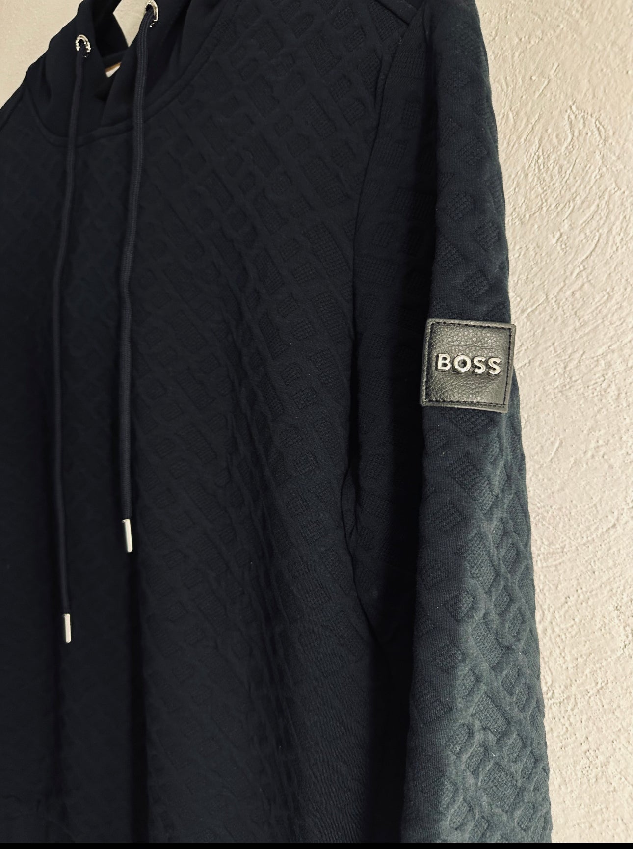 SUDADERA CON CAPUCHA BOSS TALLA “M” (REDUCIDA PARA S)